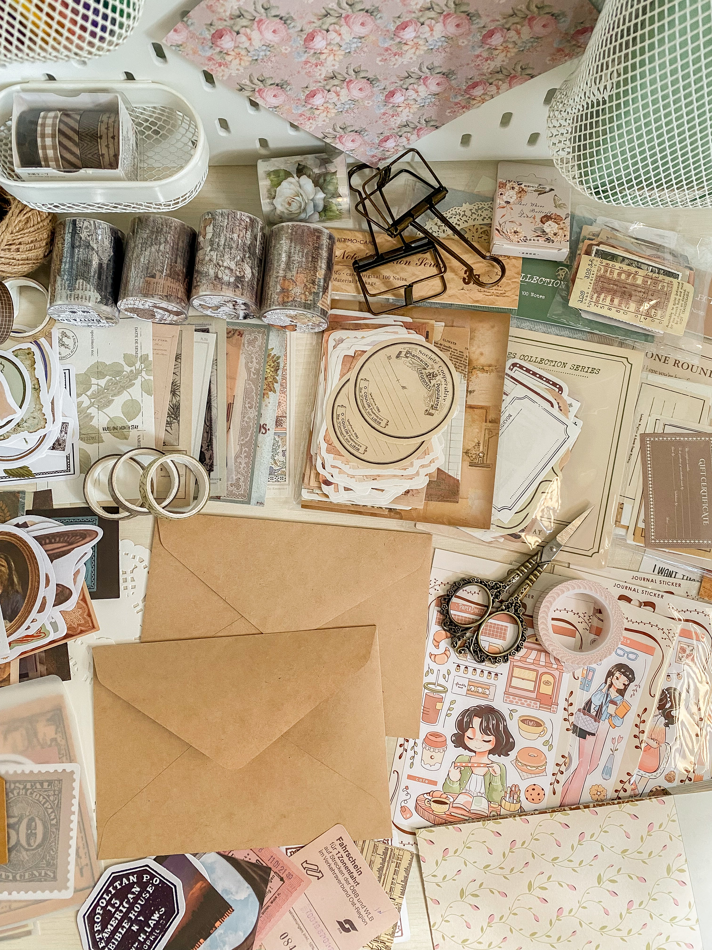 The Paperit Snail Mail Club